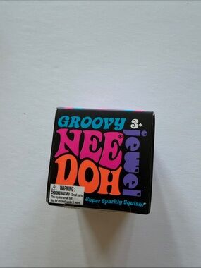 Groovy NeeDoh Jewel Super Sparkly Squish! - purple